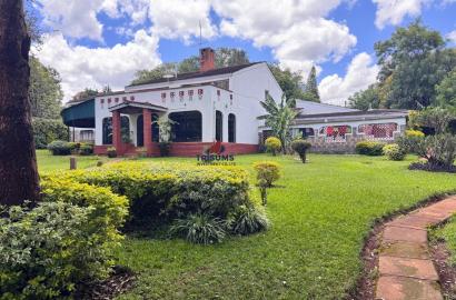 7 Bedroom House on 1.11 Acres in Old Runda